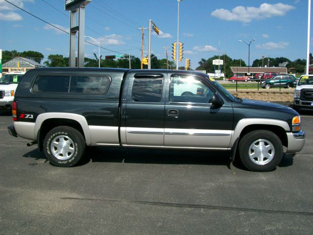 2005 GMC Sierra 1500 Standard 4X4 Hardtop