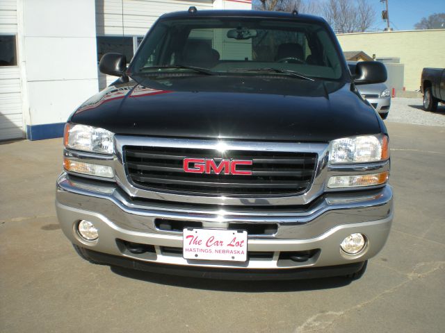 2005 GMC Sierra 1500 LE Sedan