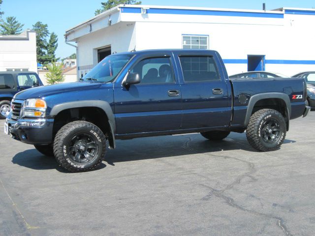 2005 GMC Sierra 1500 SLE Sierra 2WD