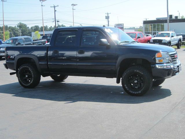 2005 GMC Sierra 1500 SLE Sierra 2WD
