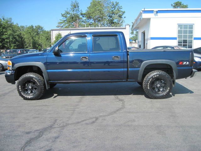 2005 GMC Sierra 1500 SLE Sierra 2WD