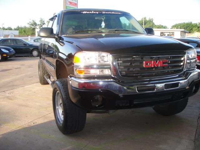 2005 GMC Sierra 1500 Standard 4X4 Hardtop