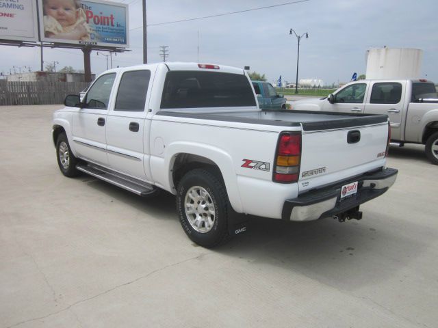 2006 GMC Sierra 1500 SLE Sierra 2WD