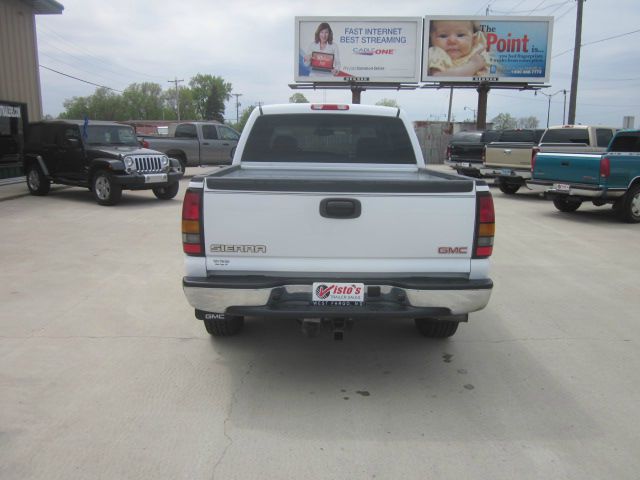 2006 GMC Sierra 1500 SLE Sierra 2WD