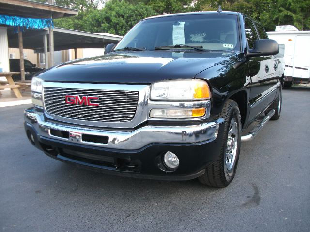 2006 GMC Sierra 1500 XLE Passenger Van
