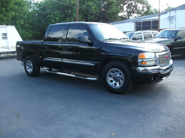 2006 GMC Sierra 1500 XLE Passenger Van