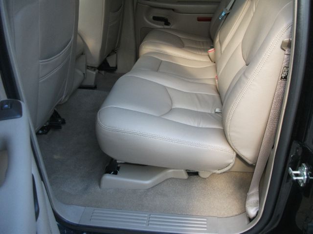 2006 GMC Sierra 1500 XLE Passenger Van