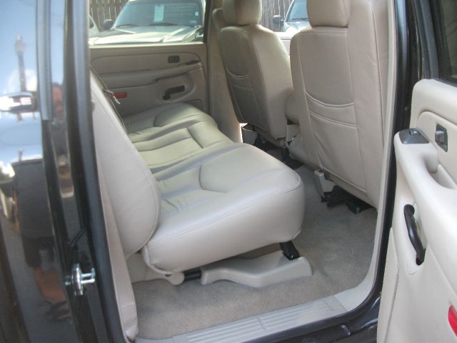 2006 GMC Sierra 1500 XLE Passenger Van