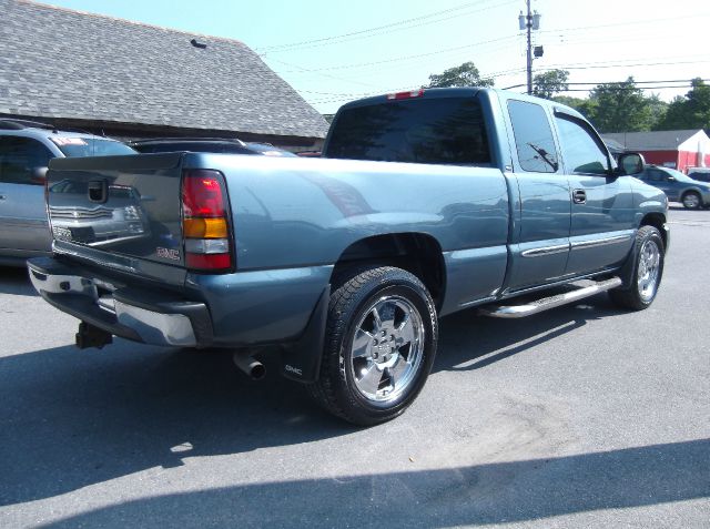 2006 GMC Sierra 1500 4WD EXT LT