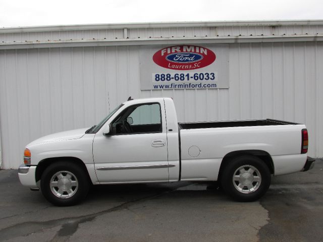 2006 GMC Sierra 1500 Pickup 4D 6 1/2 Ft