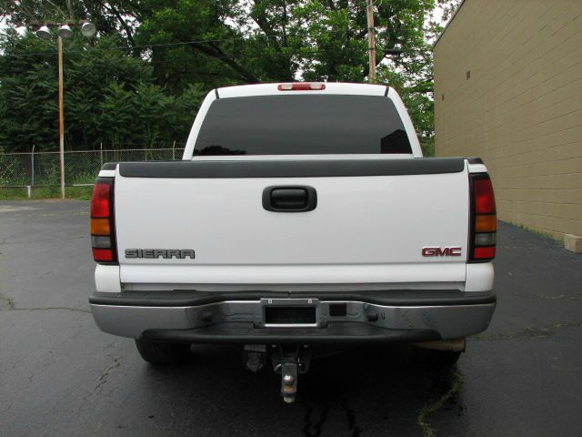 2006 GMC Sierra 1500 4WD V6