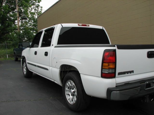 2006 GMC Sierra 1500 4WD V6