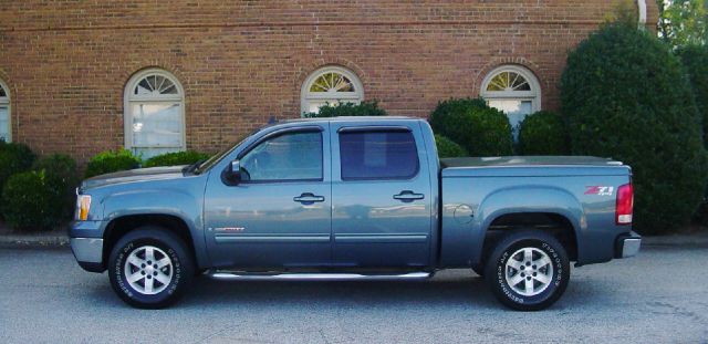 2007 GMC Sierra 1500 SLE Sierra 2WD