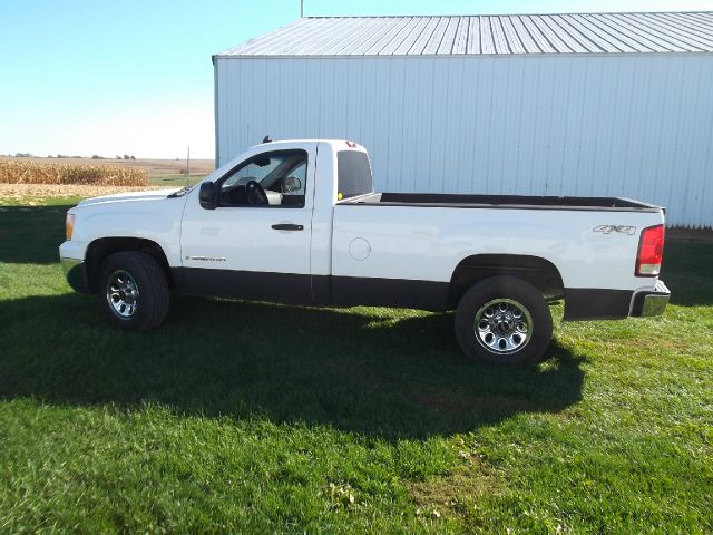 2007 GMC Sierra 1500 4DR FWD LTD 3.3L AT
