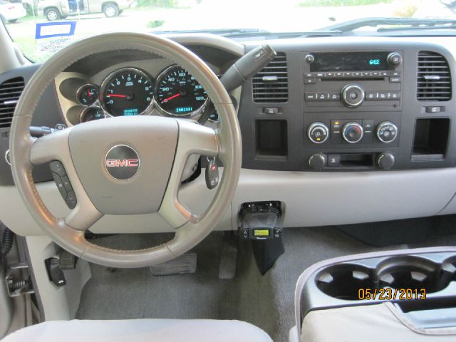 2008 GMC Sierra 1500 XLE Passenger Van