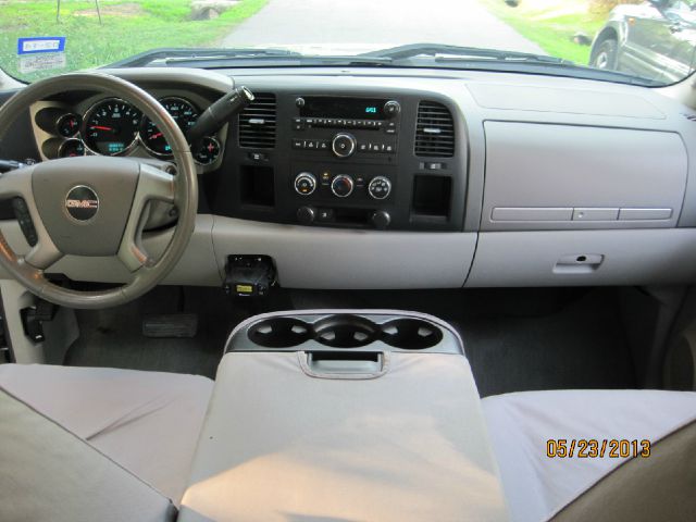 2008 GMC Sierra 1500 XLE Passenger Van