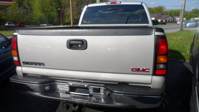 2007 GMC Sierra 1500 Classic lLk 3RD ROW Seating