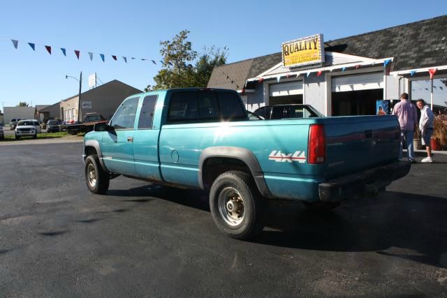 1998 GMC Sierra 2500 4D Crew Cab Truck