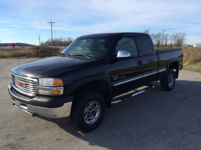 2002 GMC Sierra 2500 Standard 4X4 Hardtop