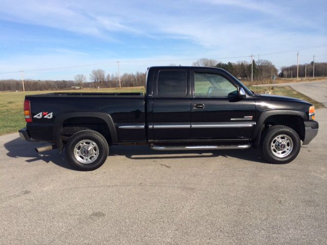 2002 GMC Sierra 2500 Standard 4X4 Hardtop