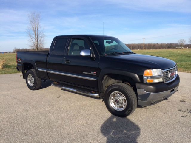 2002 GMC Sierra 2500 Standard 4X4 Hardtop