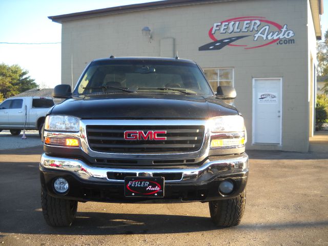 2003 GMC Sierra 2500 LE Sedan