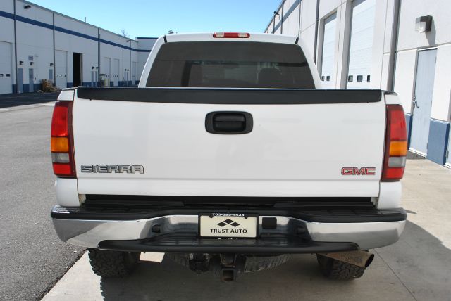 2003 GMC Sierra 2500 Sport Utility 4WD