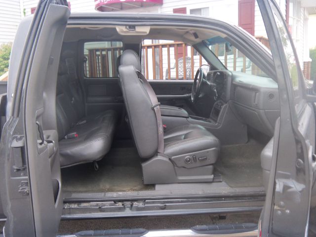 2003 GMC Sierra 2500 LE Sedan