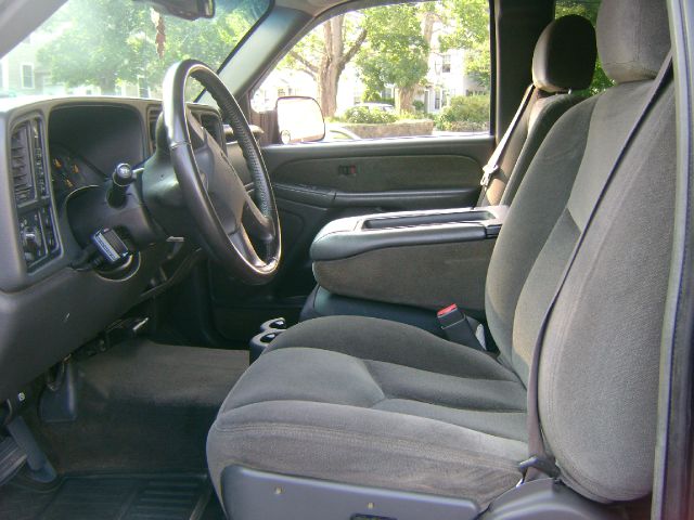 2003 GMC Sierra 2500 LE Sedan
