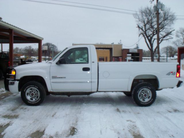 2004 GMC Sierra 2500 LS 2WD 4dr SUV