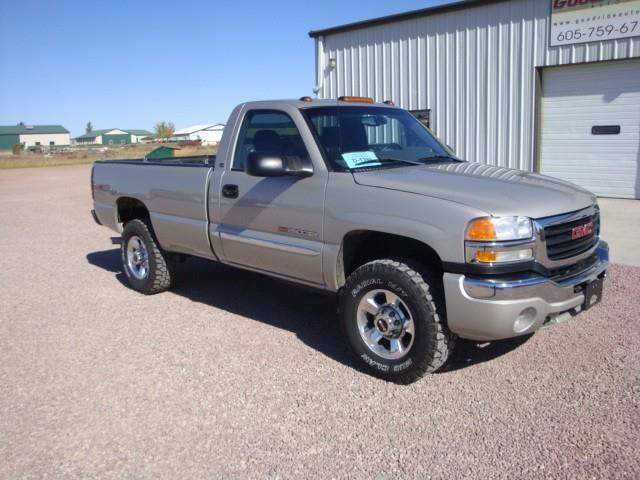 2004 GMC Sierra 2500 4DR FWD LTD 3.3L AT