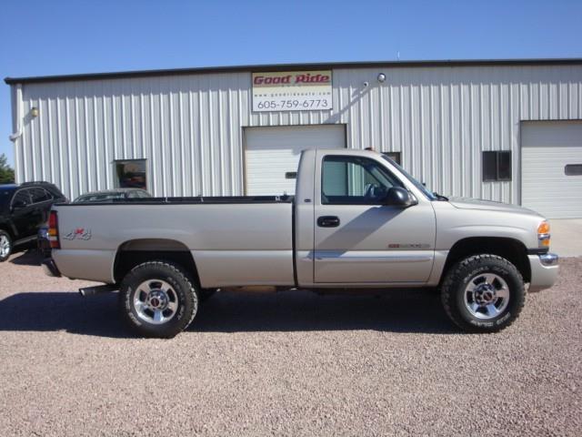 2004 GMC Sierra 2500 4DR FWD LTD 3.3L AT