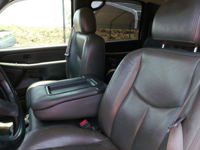 2004 GMC Sierra 2500 4WD 4dr AT