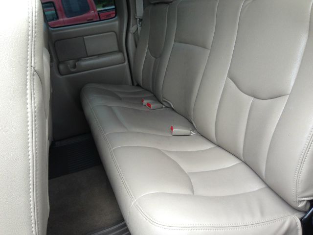 2004 GMC Sierra 2500 4DR SUV AT