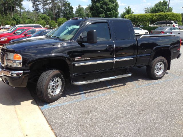 2004 GMC Sierra 2500 4DR SUV AT
