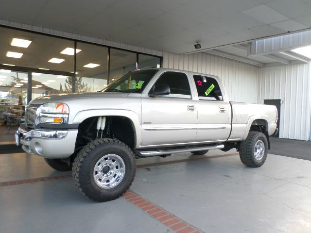 2004 GMC Sierra 2500 4DR Luxury 4X4