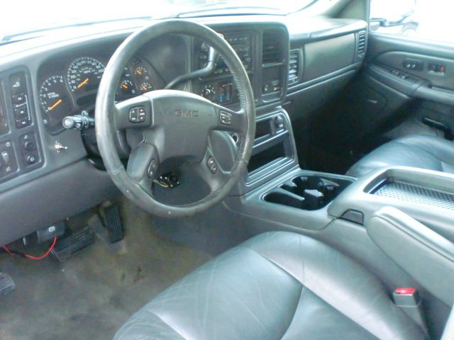 2004 GMC Sierra 2500 4DR SUV AT