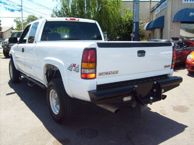 2004 GMC Sierra 2500 4DR SUV AT
