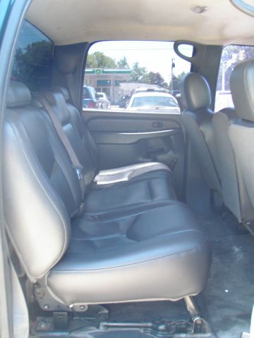 2004 GMC Sierra 2500 EX Sedan AUTO