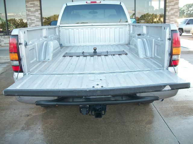 2005 GMC Sierra 2500 GXP