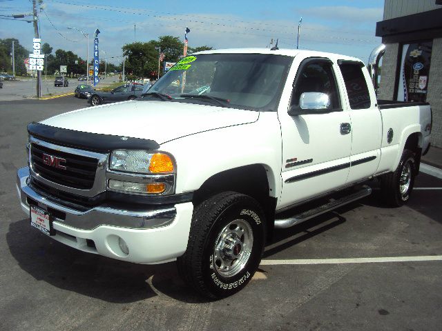 2005 GMC Sierra 2500 4DR SUV AT