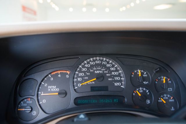 2005 GMC Sierra 2500 4WD 4dr AT