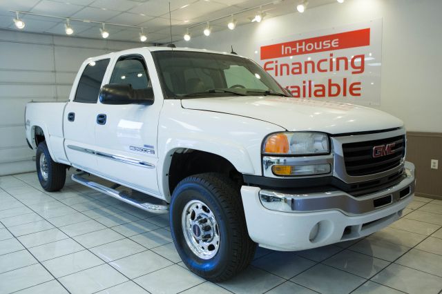 2005 GMC Sierra 2500 4WD 4dr AT