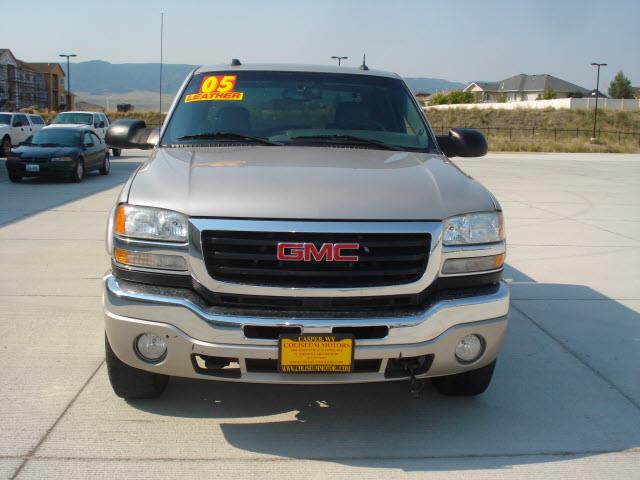 2005 GMC Sierra 2500 SLT
