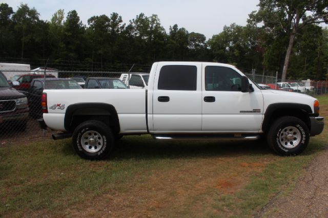 2005 GMC Sierra 2500 2WD CREW CAB 149 Laramie