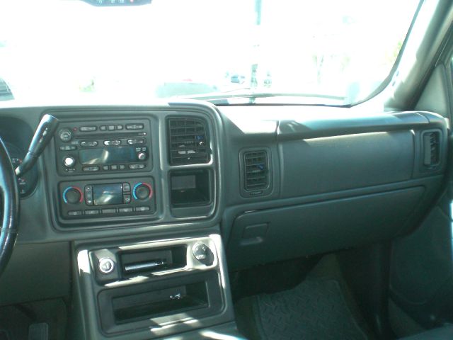 2005 GMC Sierra 2500 S Cruiser Wagon 4D