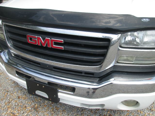 2005 GMC Sierra 2500 SLT