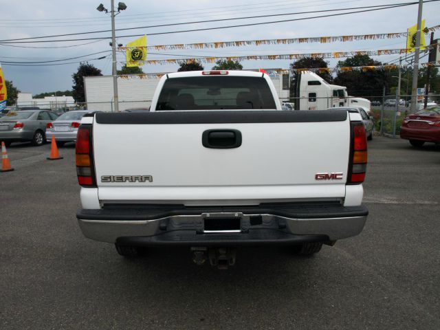 2005 GMC Sierra 2500 VR6 Lux Limited