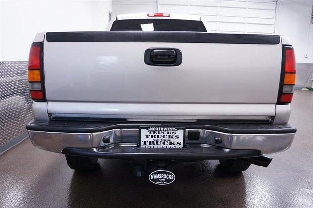 2005 GMC Sierra 2500 4WD S