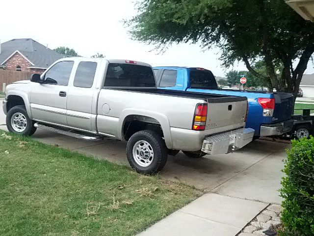 2005 GMC Sierra 2500 4DR SUV AT